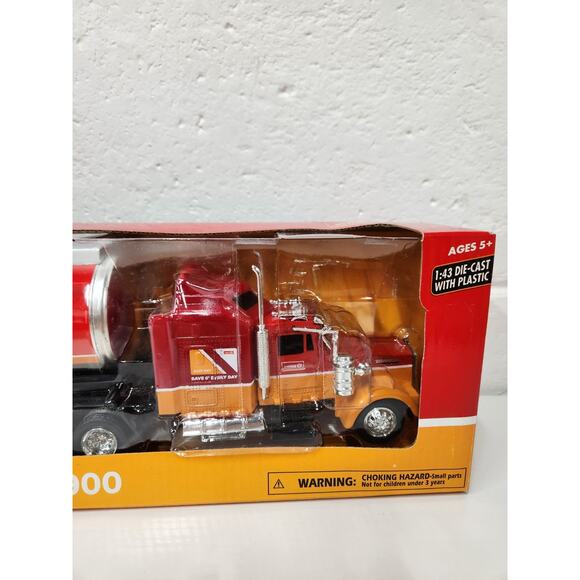 New Ray 2020 Circle K Tanker Truck Kenworth W900, 1:43 DieCast W/Plastic Series1 - Picture 2 of 11